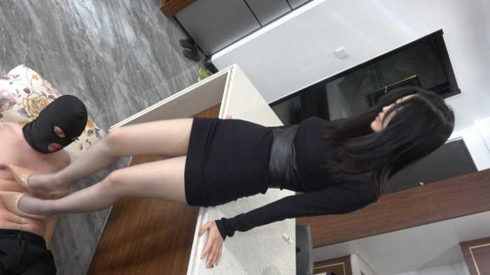 【爱秀套图】【璐璐】三双高跟暴踩毯子 YC-251009-3