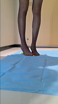 【爱秀套图】小椰黑丝碾小黄瓜橘子香蕉 YC-241211-4