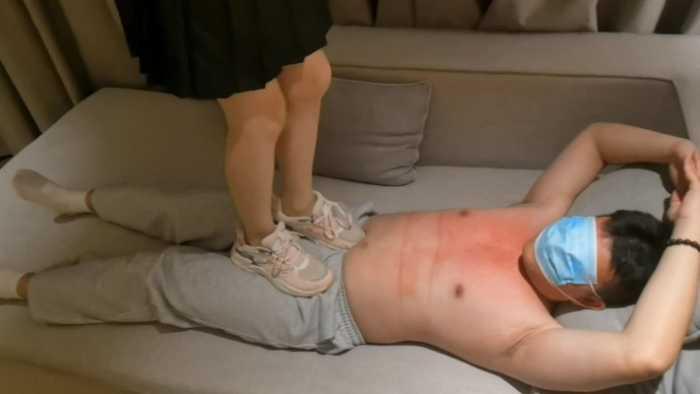 【爱秀套图】女大肉丝跺跳跑 YC-250316-11