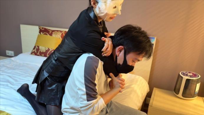 【爱秀套图】【婉儿】黑丝杀手绞杀路人 ACYC-4423