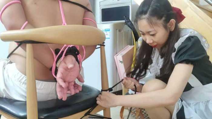 【爱秀套图】捆绑局:小鱼女神肉丝高跟捆绑,耳光审讯鞭打间谍 YC-250404-4