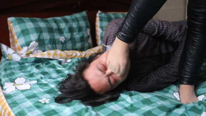 【爱秀套图】村花超臭短肉丝强迫踩脸素人闻臭丝 JS250417~1