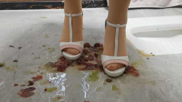 【爱秀套图】大美厕所高跟凉鞋蹂躏葡萄(定制剧情) YC-250417-3