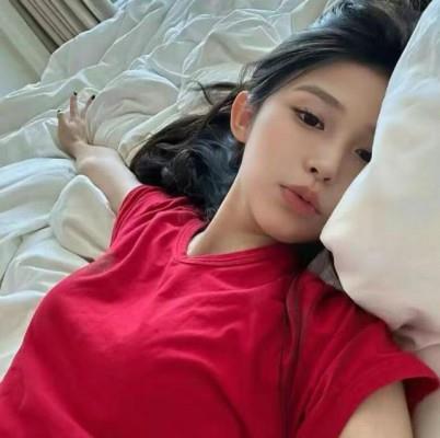 【爱秀套图】小妞儿文文黑丝脚 ACYC-4451