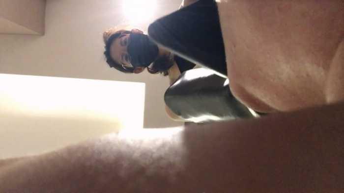 【爱秀套图】第一季:小鱼女神第一视角肉丝高跟长靴在奴隶身上蹦迪,中指羞辱 YC-250430-5