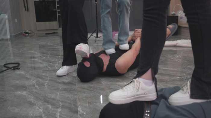 【爱秀套图】超级三美女YAPOO风格顶级大制作 大量美女成吨圣水混合 YC-250502-8