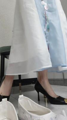 【爱秀套图】【兰儿小主】一个有魅力的女租客 YC-250509-6