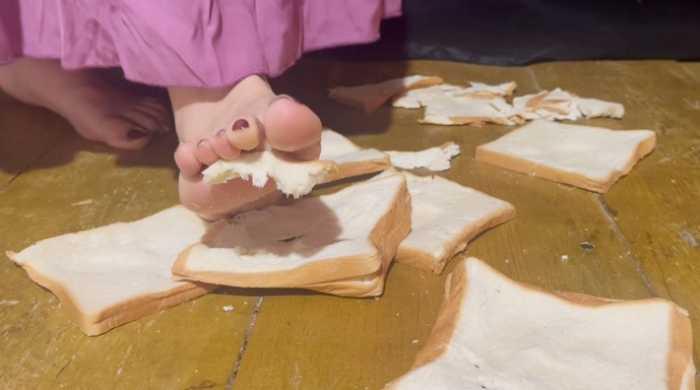 【爱秀套图】【大美】裸足踩吐司切片面包 YC-250516-6