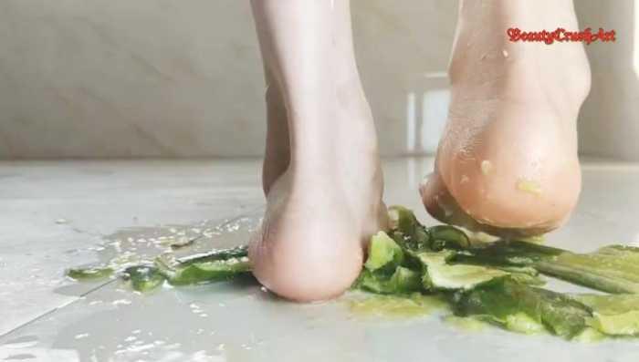 【爱秀套图】【BeautyCrushArt】新人小苒试拍黄瓜 YC-250523