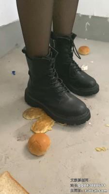 【爱秀套图】【雅泫】楼道里制作口水夹心狗粮 YC-250604-7