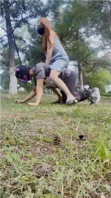 魔鬼天使户外虐跟踪狂-坐脸窒息/碾压踩/骑马双视角版bf42909 网友原创 第5张- 魔鬼天使户外虐跟踪狂-坐脸窒息/碾压踩/骑马双视角版bf42909 网友原创 第5张