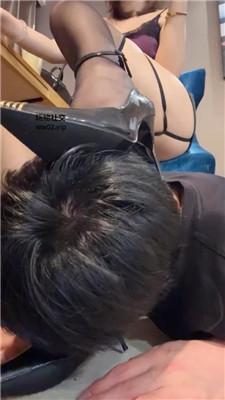 小x大王性感女神黑丝高跟踩/胯下羞辱/掐脖手捂窒 bf45973