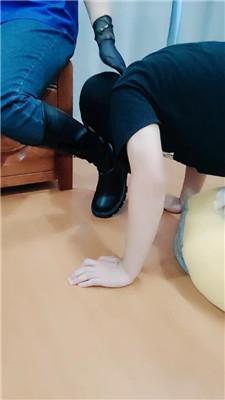 拽拽保鲜膜窒息/闻舔粉棉袜/清理脏长靴 JS241017-39