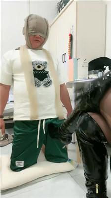 千面女王长靴物化脚垫奴才 JS241012-5