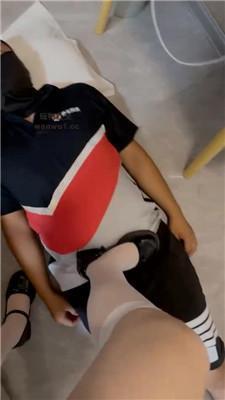 六六白丝水手服调教-踩踏闻脚/坐脸 bf43603