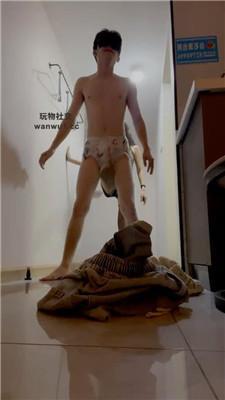 LL77开发坐脸虐乳/踢裆钻胯/口吐喂食 bf43600