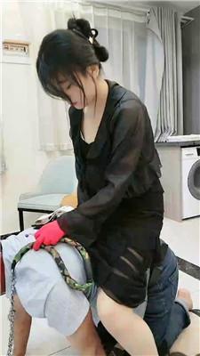 天韵女皇鞭打/狗链遛狗/跪舔脏鞋三视角版JS240812-9