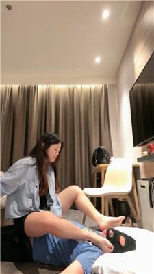 子熙大人跪舔脏鞋白棉袜/坐脸窒息/赏赐圣水 JS241017-18