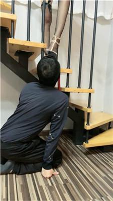 Da猫居高临下铆钉高跟踩/舔鞋底/黑丝脚插嘴双视角版 bf44300