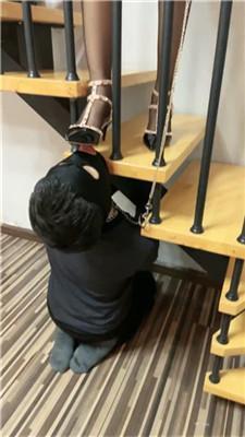 Da猫居高临下铆钉高跟踩/舔鞋底/黑丝脚插嘴双视角版 bf44300