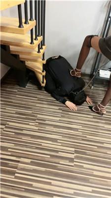 Da猫居高临下铆钉高跟踩/舔鞋底/黑丝脚插嘴双视角版 bf44300