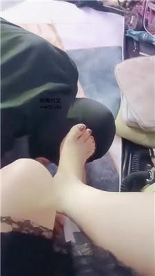 美柠舔闻脏运动鞋/踩踏 JS241102-20