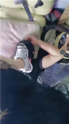 美柠舔闻脏运动鞋/踩踏 JS241102-20