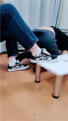 拽拽帆布鞋白袜虐踩 JS241103-7