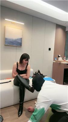 冷兮小主长靴美腿虐-口水喂食/耳光舔脏鞋/骑狗背 JS241103-14