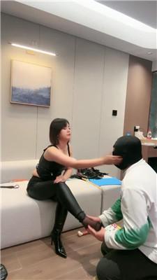 冷兮小主长靴美腿虐-口水喂食/耳光舔脏鞋/骑狗背 JS241103-14