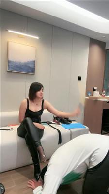 冷兮小主长靴美腿虐-口水喂食/耳光舔脏鞋/骑狗背 JS241103-14