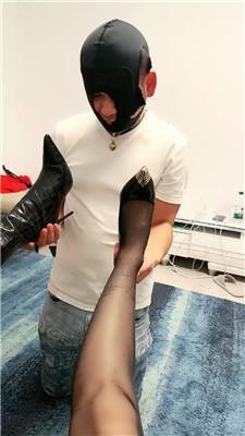 婉婷殿下双S体罚长靴高跟踩虐揪耳朵耳光双视角完整版JS241103-16