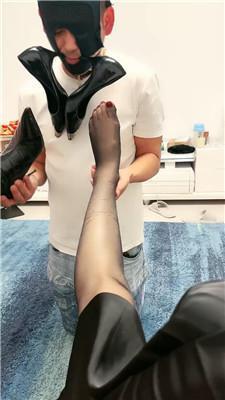 婉婷殿下双S体罚长靴高跟踩虐揪耳朵耳光双视角完整版JS241103-16