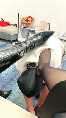 婉婷殿下双S体罚长靴高跟踩虐揪耳朵耳光双视角完整版JS241103-16