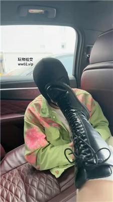 狗哥开发素人-揪耳朵耳光/舔长靴/手捂窒息 JS241102-3