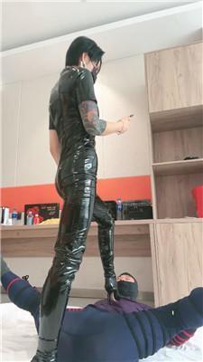 爵恋霸主高跟长靴踩虐/捆绑强制一字马 bf46475