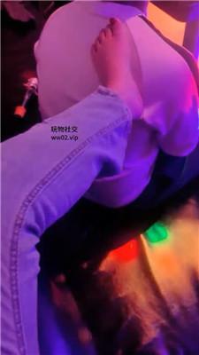 奶糖KTV玩虐家奴 JS241031-8