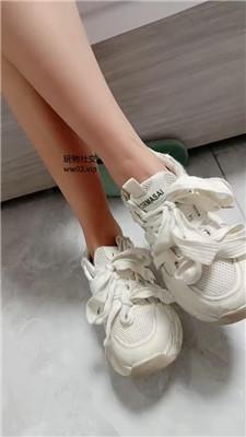 沈阳小苹果素人小姐姐的船袜玉足虐 JS241028-22