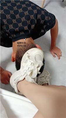 沈阳小苹果素人小姐姐的船袜玉足虐 JS241028-22