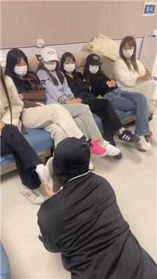 精神小妹群调-轮流清理学生主的脏鞋臭袜踩踏 bf46317