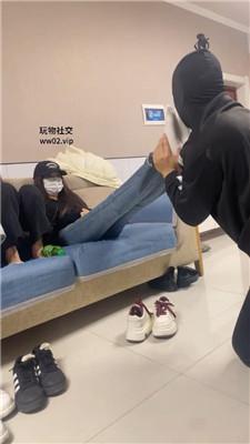 精神小妹群调-轮流清理学生主的脏鞋臭袜踩踏 bf46317