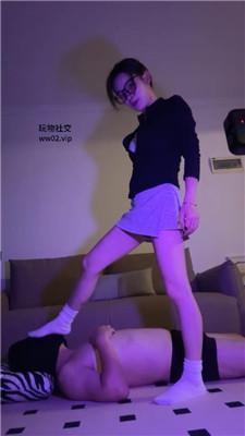 辣辣bb白袜脚踩踏/鞭打 JS241028-13