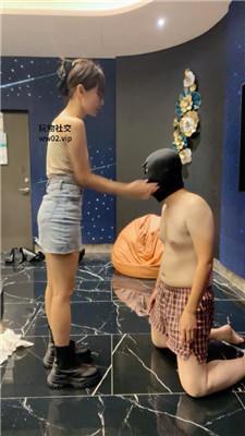 乔S台湾素人小姐姐-舔裸足/踢裆/舔脏靴子 bf46322