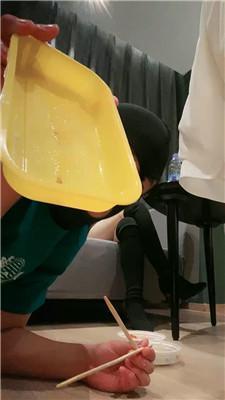 魅儿脚垫的奖励-圣水泡饭喂食 bf46305