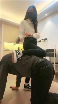 绯闻王妃板鞋白袜气味羞辱/鞭打耳光狠抽/高跟踩 JS241028-14