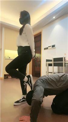 绯闻王妃板鞋白袜气味羞辱/鞭打耳光狠抽/高跟踩 JS241028-14