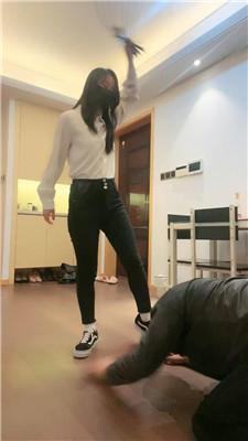 绯闻王妃板鞋白袜气味羞辱/鞭打耳光狠抽/高跟踩 JS241028-14