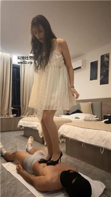 白鹭高跟踩踏/转胯狗爬/虐乳坐脸窒息/鞋跟插嘴/喝圣水 JS241101-1