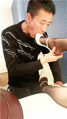 bi雅芸跪舔黑丝高跟/掐乳/高跟踩踏/碾压脖窒息 JS241027-17