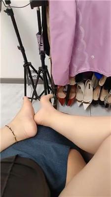 李老师近距离舔裸足/虐乳 JS241027-16